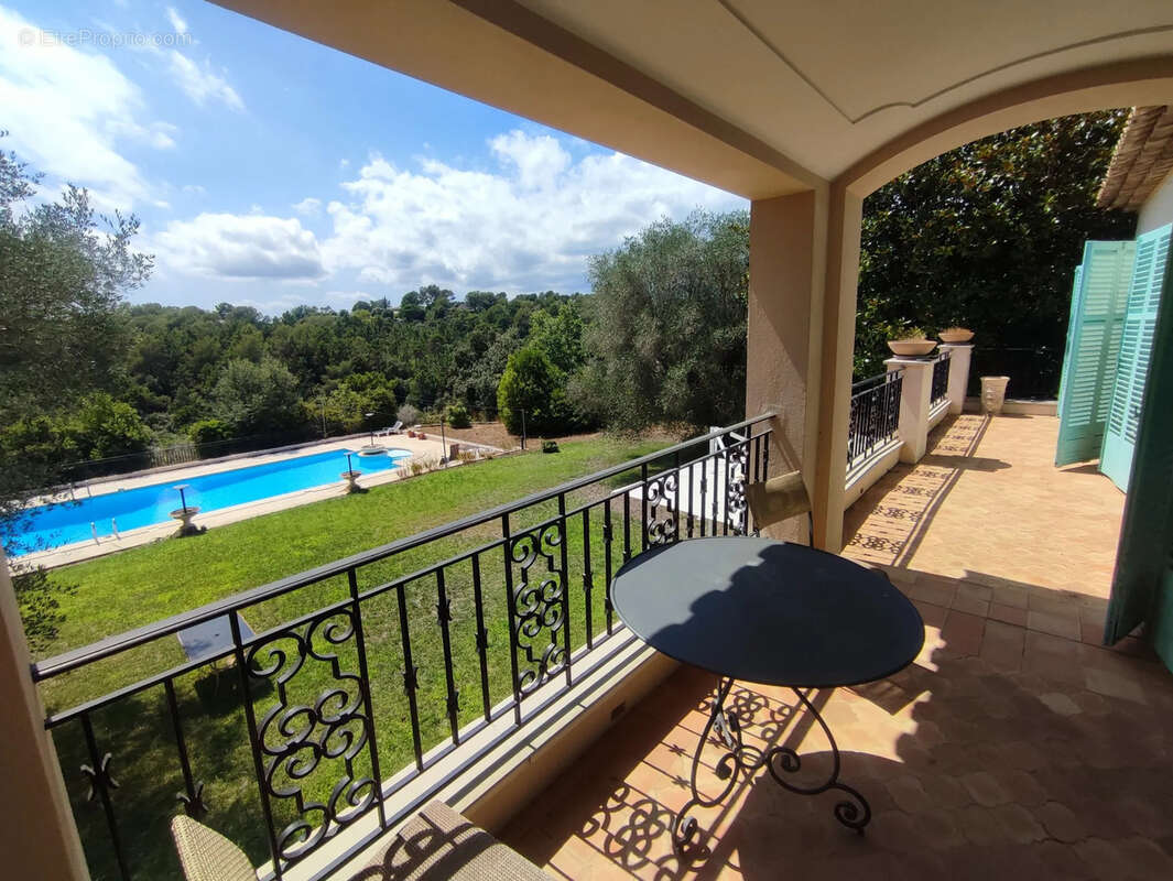 Maison à ROQUEFORT-LES-PINS