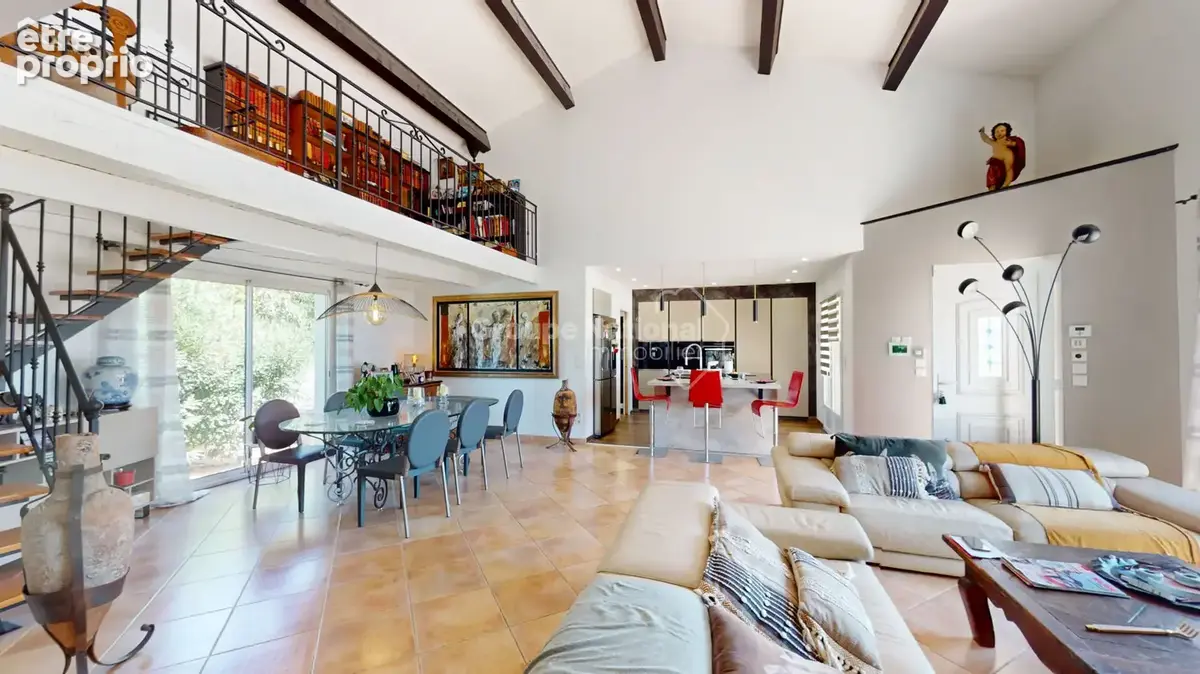 Entre Vignes, à VERARGUES  découvrez cette  villa de plain-pied avec dépendance et piscine - photo 4