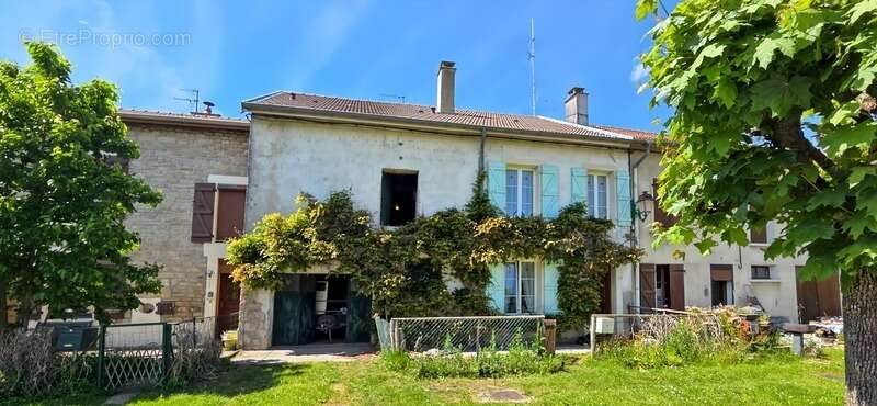 Maison à LUZY-SAINT-MARTIN