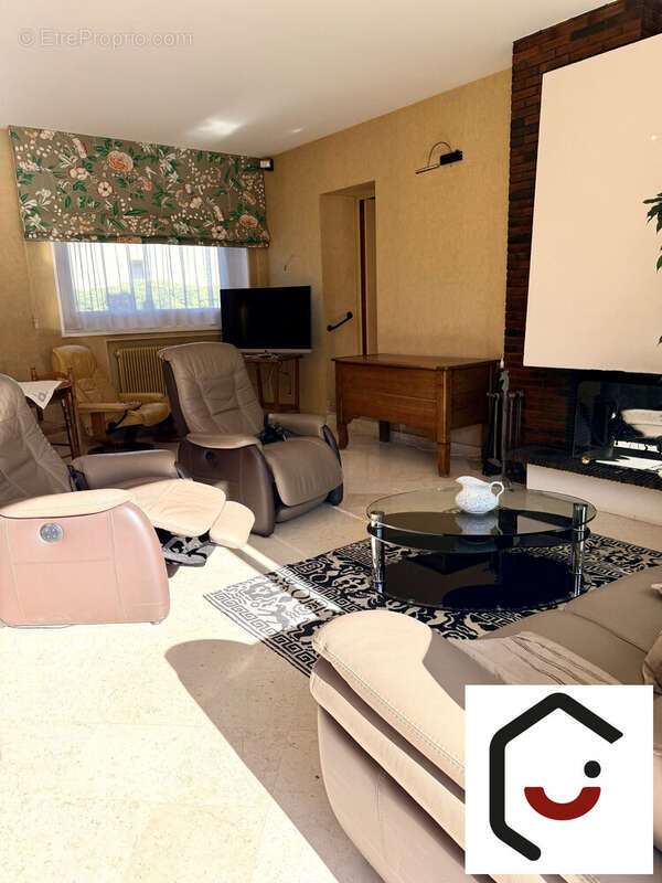 Maison à REMAUVILLE