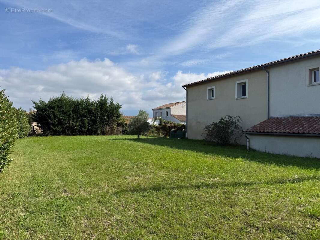 Terrain 564 m² à Romans-Sur-Isere  - photo 2