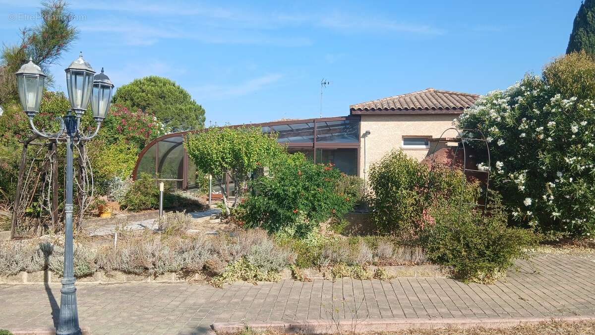 Agréable villa d'architecte de 130 m² habitables sur 3202 m² . - photo 11