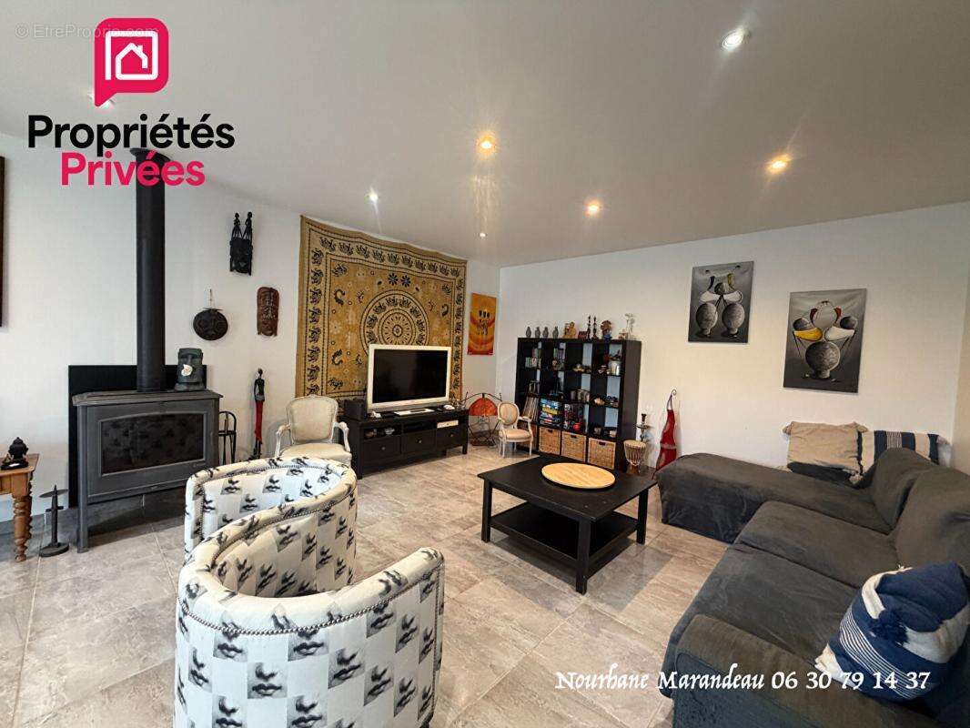 Charentaise - 159 m2 - 3 chambres - Grandes dépendances - PRIX  282 150  HAI - photo 2