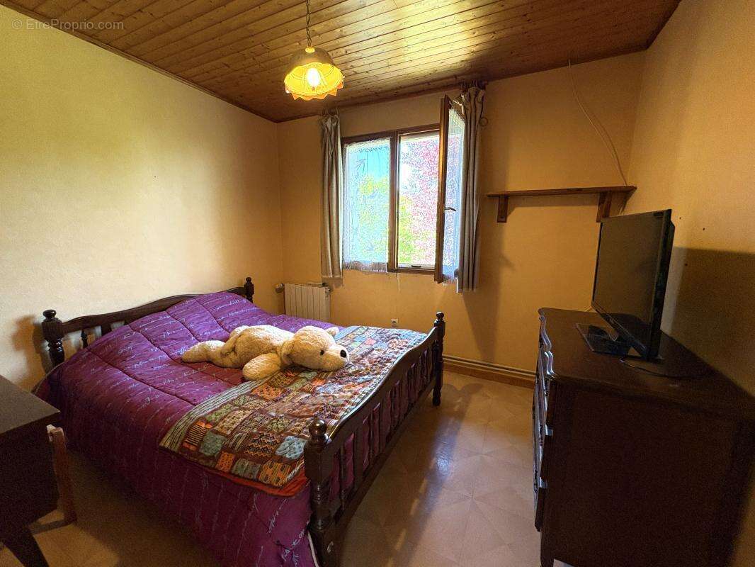 Maison 153 m² à Gruffy  - photo 10