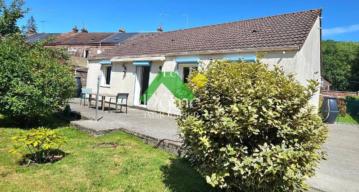 Maison à VALLANGOUJARD