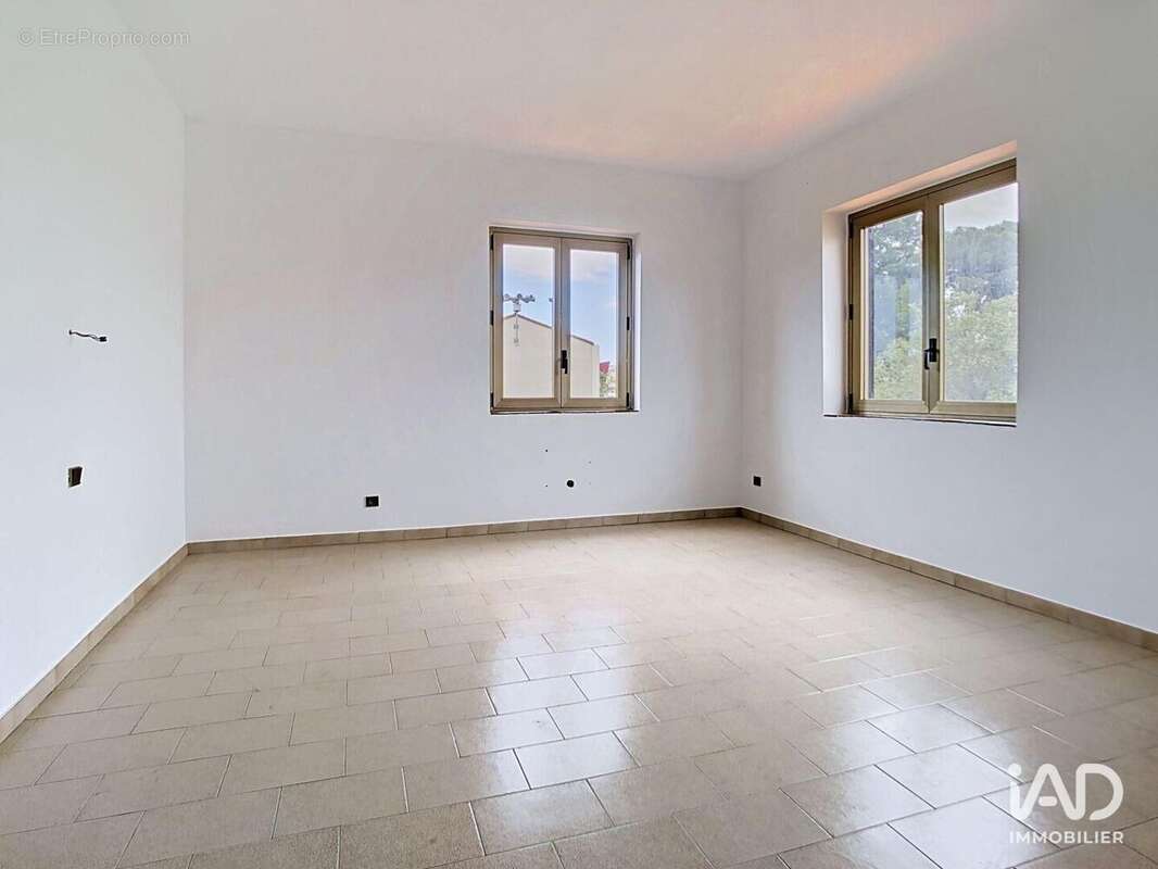 Maison 138 m² à Saint-Cyprien  - photo 7