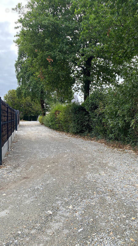 Terrain à GRANDCHAMPS-DES-FONTAINES