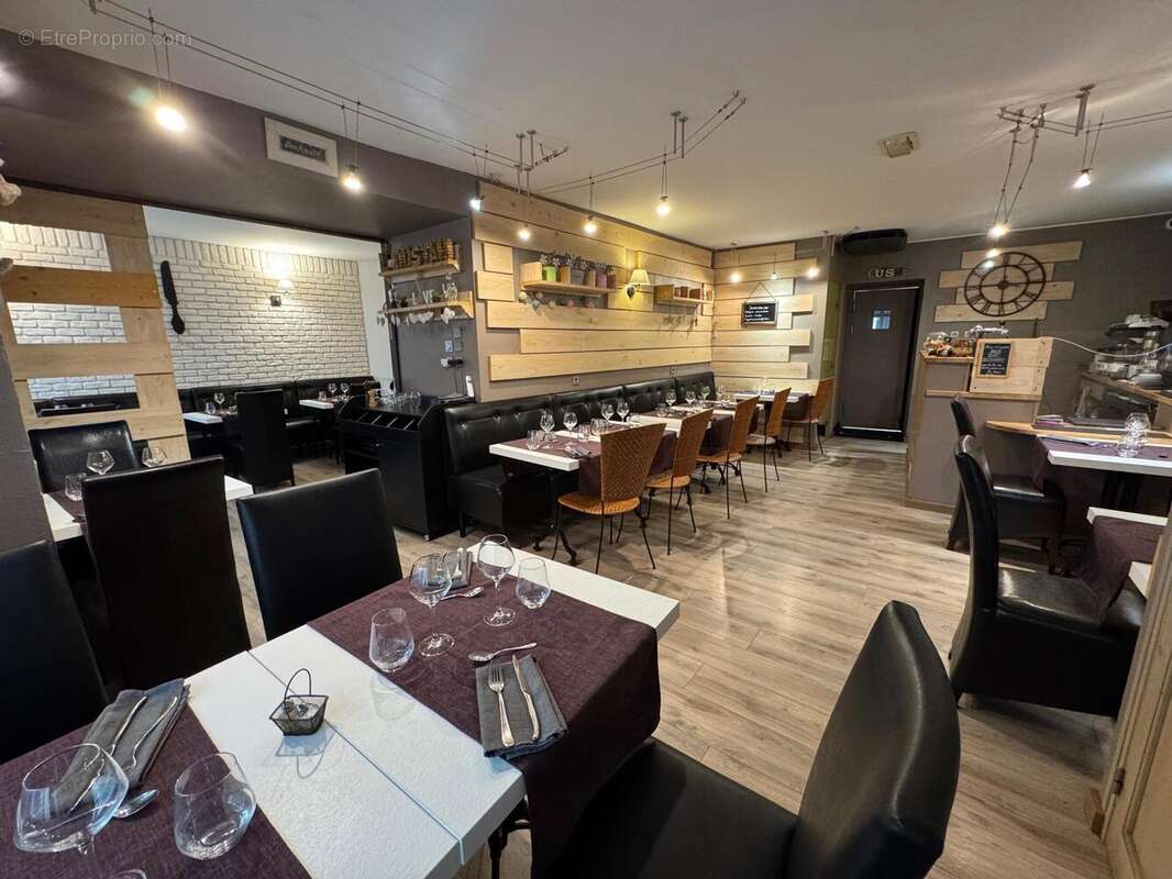 Photo 2 - Commerce à MOIRANS-EN-MONTAGNE