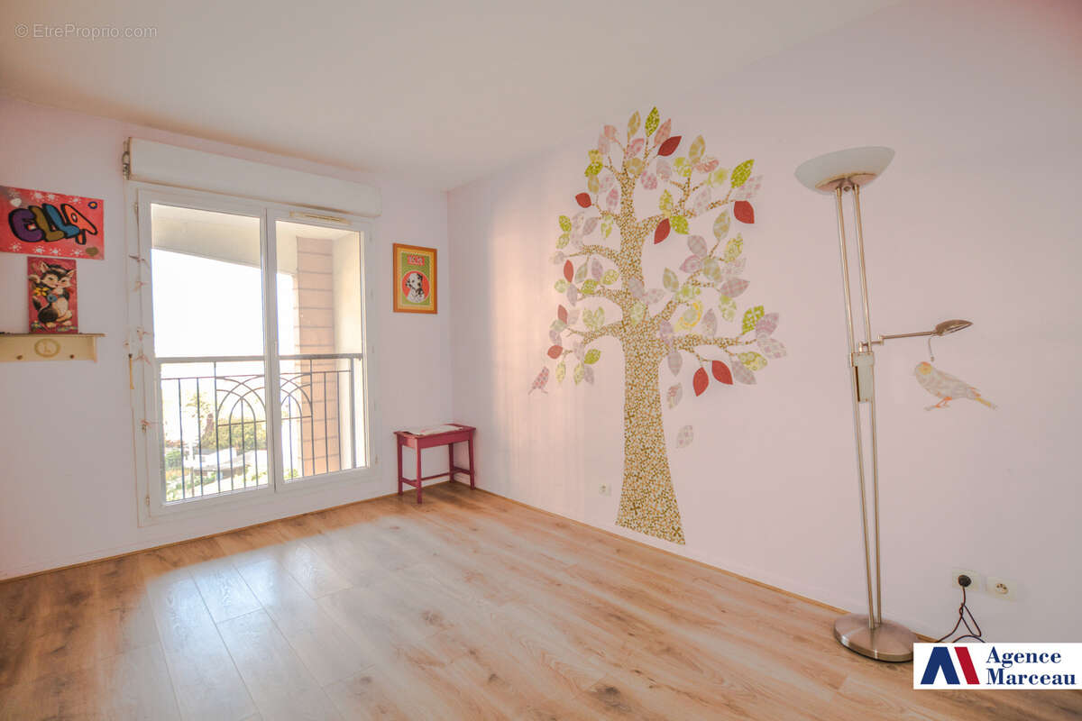 Appartement à COURBEVOIE