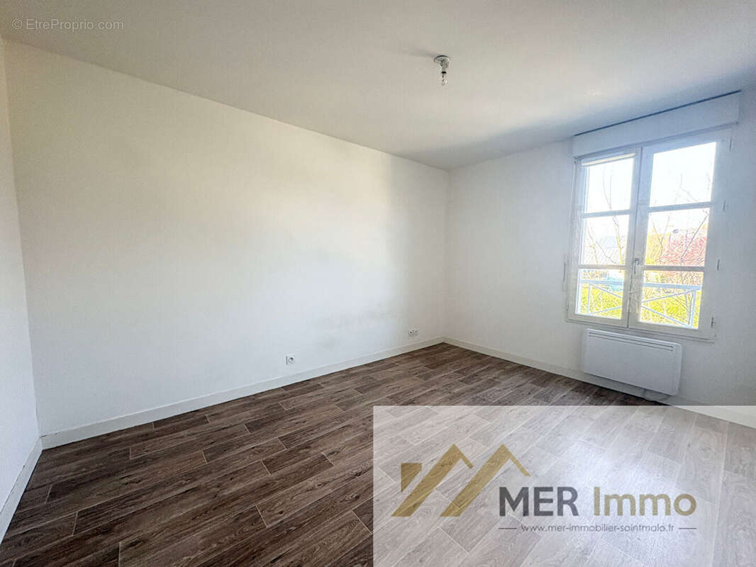 Appartement à SAINT-JOUAN-DES-GUERETS