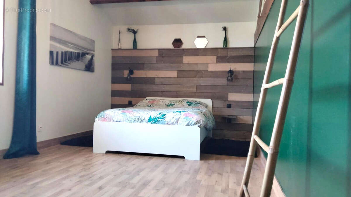 CHAMBRE - Maison à PRESSAC