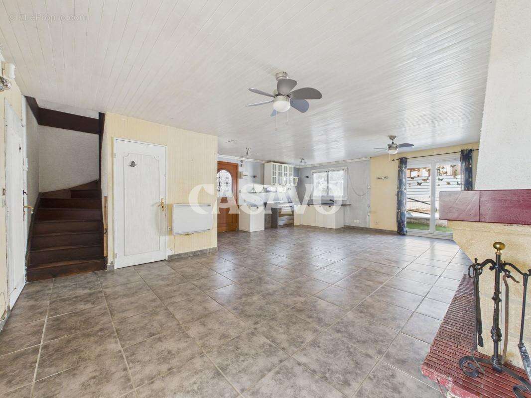 Maison à VILLEFONTAINE