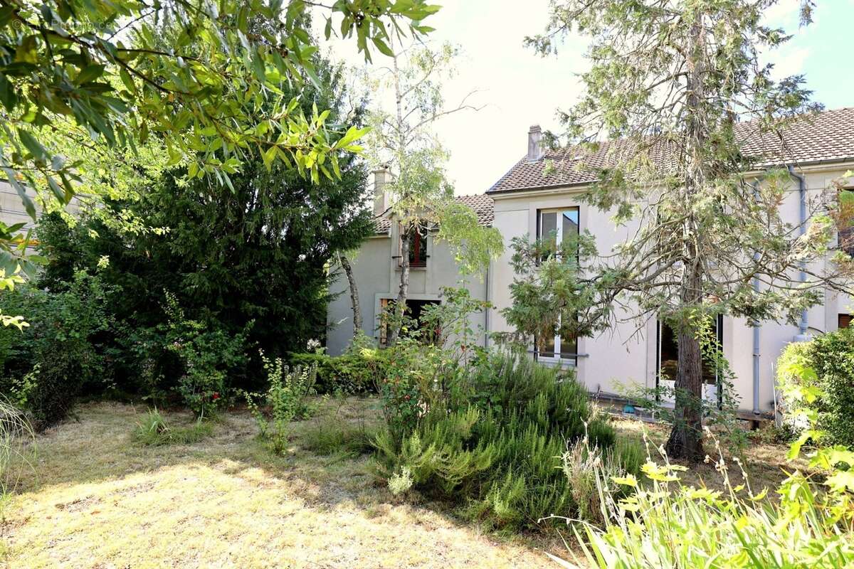 Maison de 144 m² à vendre. 8 pièces dont 5 chambres située coteaux est d'EPERNAY (51) - photo 2