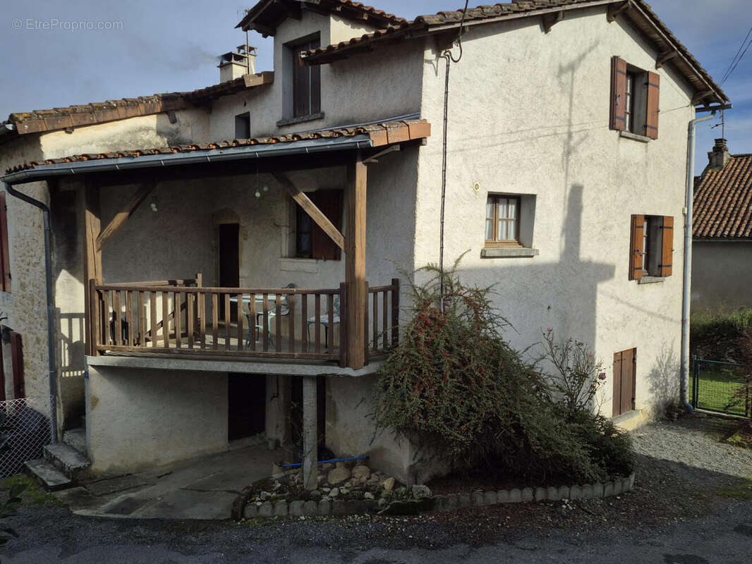 20251120_134503 - Maison à SAINT-MARTIAL-DE-VALETTE