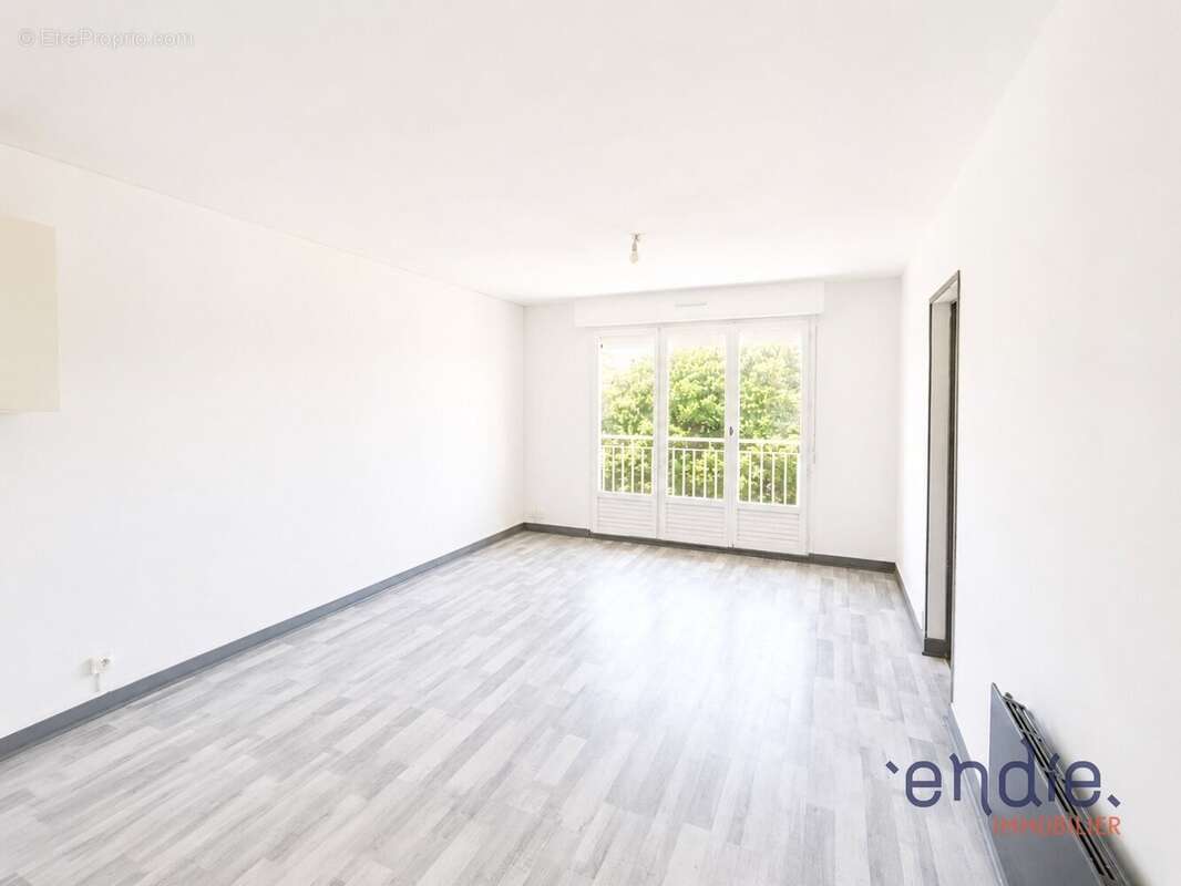 VENTE d'un appartement T3 (50 m²) à QUIMPER - photo 2
