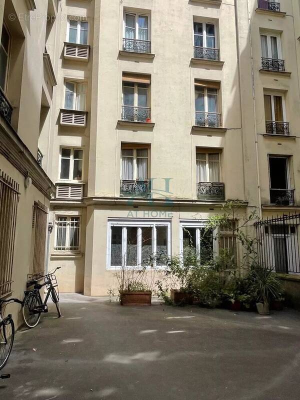 Commerce à PARIS-10E