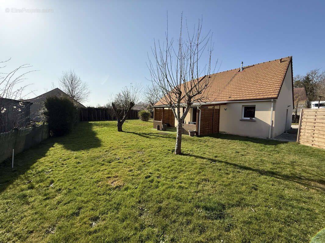 Maison à SAINT-VICTEUR