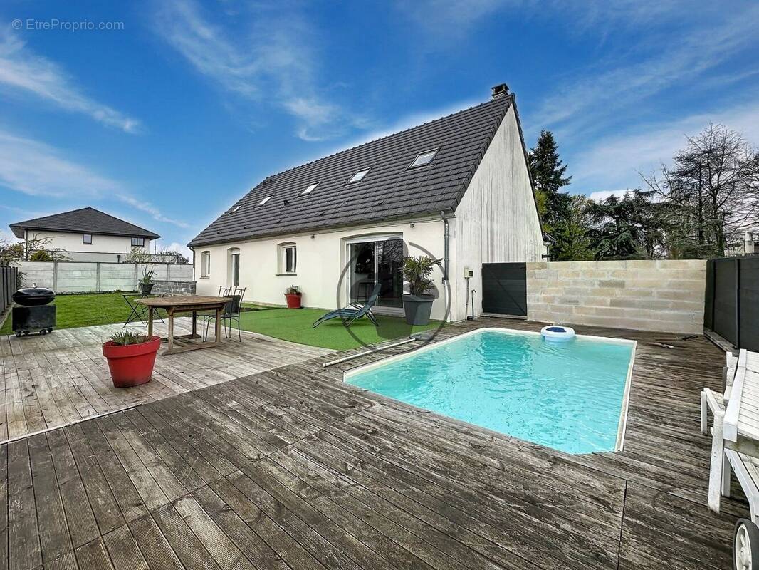 Maison à SAINT-QUENTIN