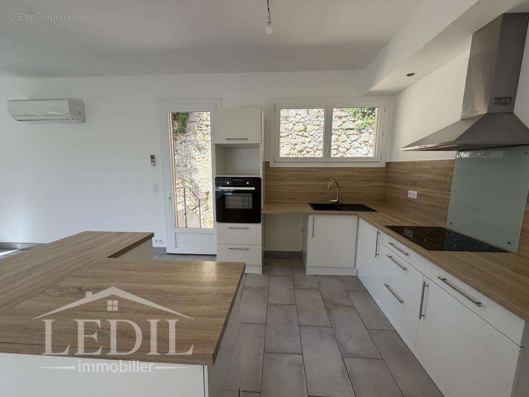 Maison de ville avec jardin, puits et garage - photo 5