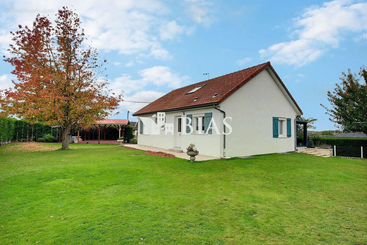 Maison à BOURG-ACHARD