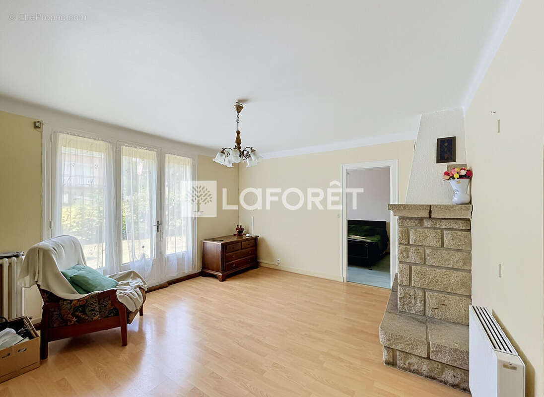Maison Saint Perreux 7 pièce(s) 131 m2 - photo 4