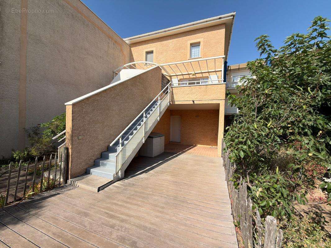 À Vendre- Marseillan plage - Villa pieds dans l'eau – Vue mer - photo 2