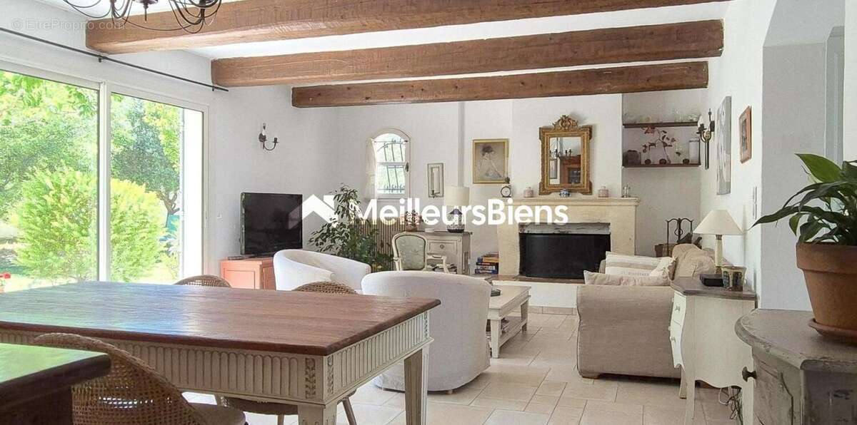 Maison à ROQUEBRUNE-SUR-ARGENS