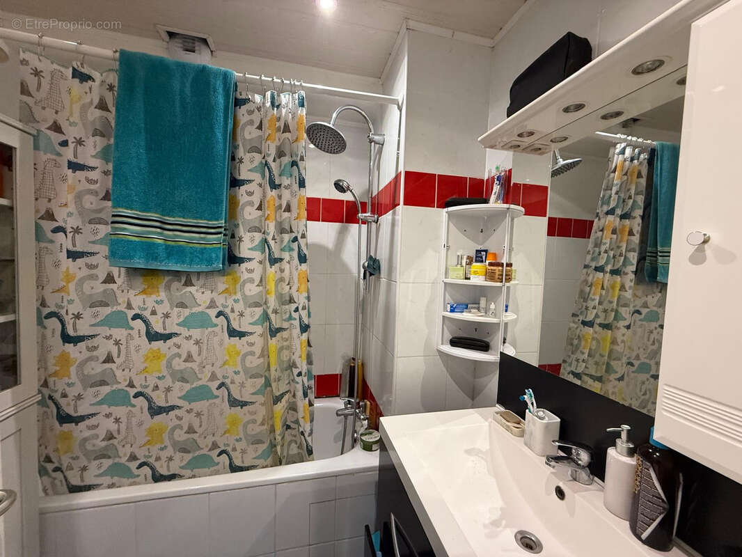 À vendre   F3 au dernier étage avec deux balcons   Saint-Louis, secteur central - photo 10