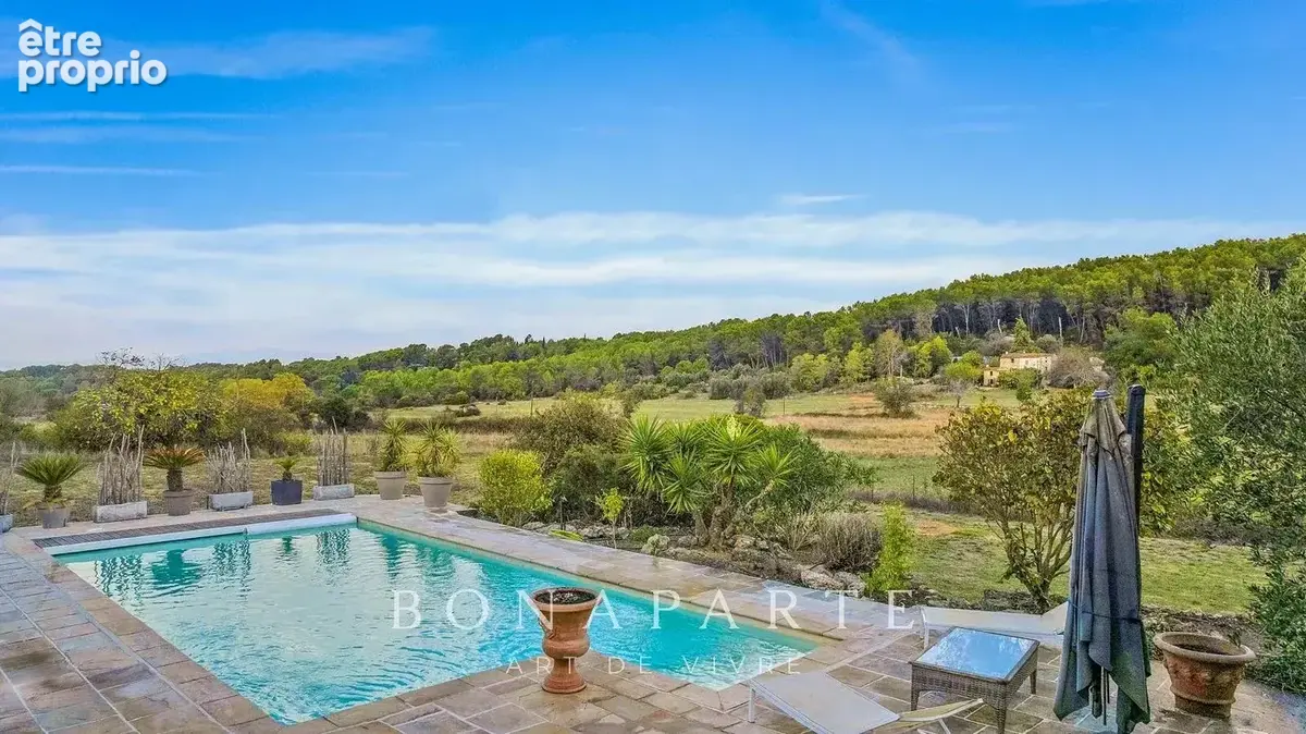 Bagnols-en-forêt - villa provençale - piscine et grand jardin - photo 2