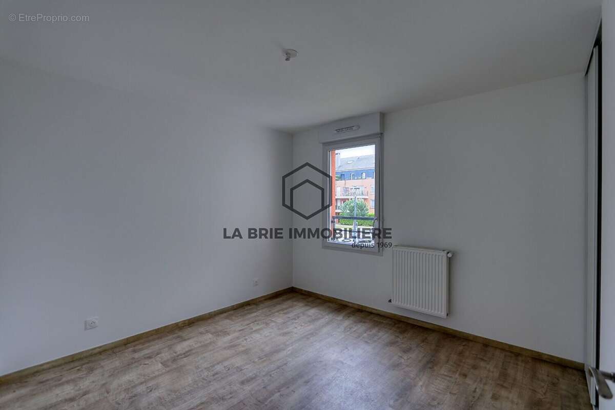 Appartement 4 pièces 70 m² à vendre à Emerainville (77184) - photo 6