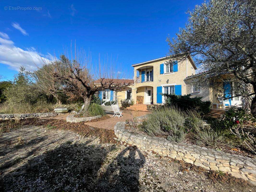 Maison à SAINT-SAUVEUR-DE-CRUZIERES