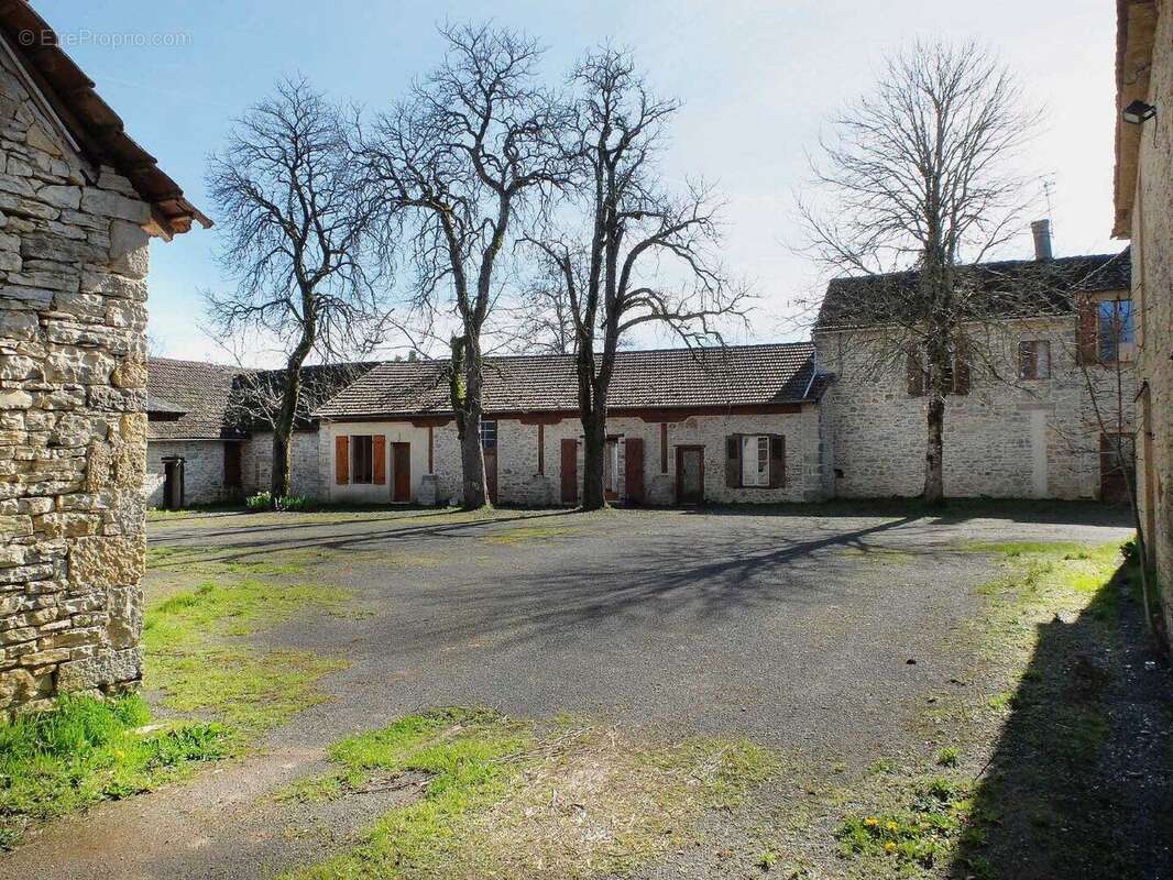 Important corps de ferme - photo 4