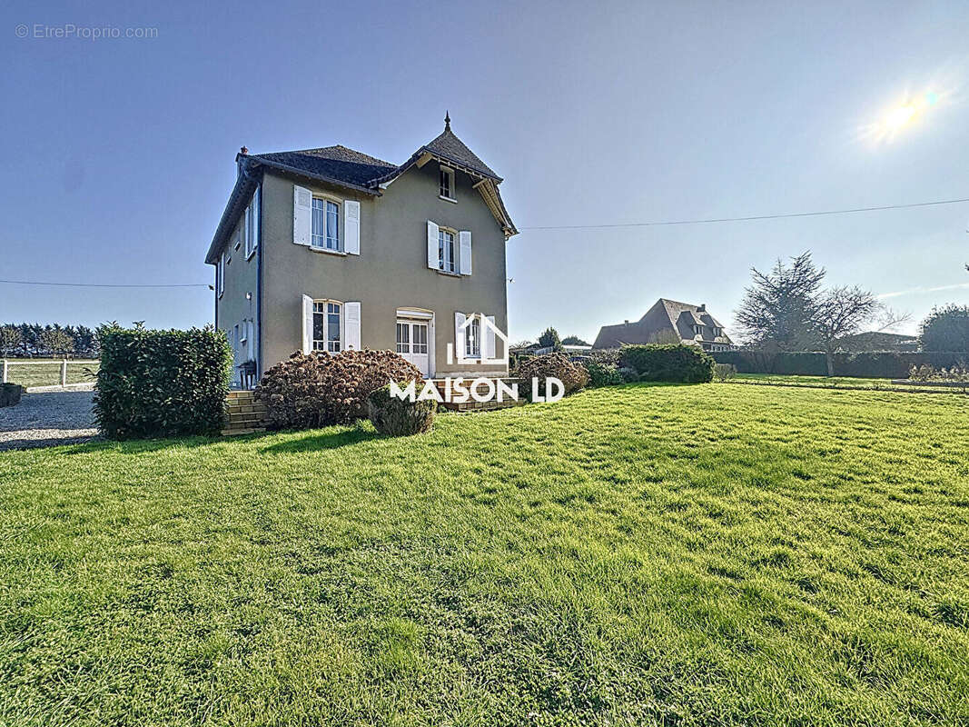 Maison à SAINT-PIERRE-SUR-DIVES