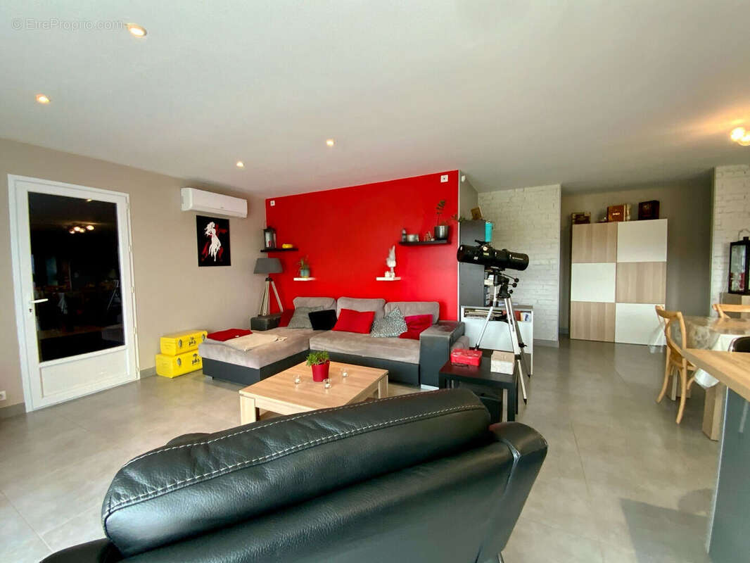 Maison à BARBEZIEUX-SAINT-HILAIRE