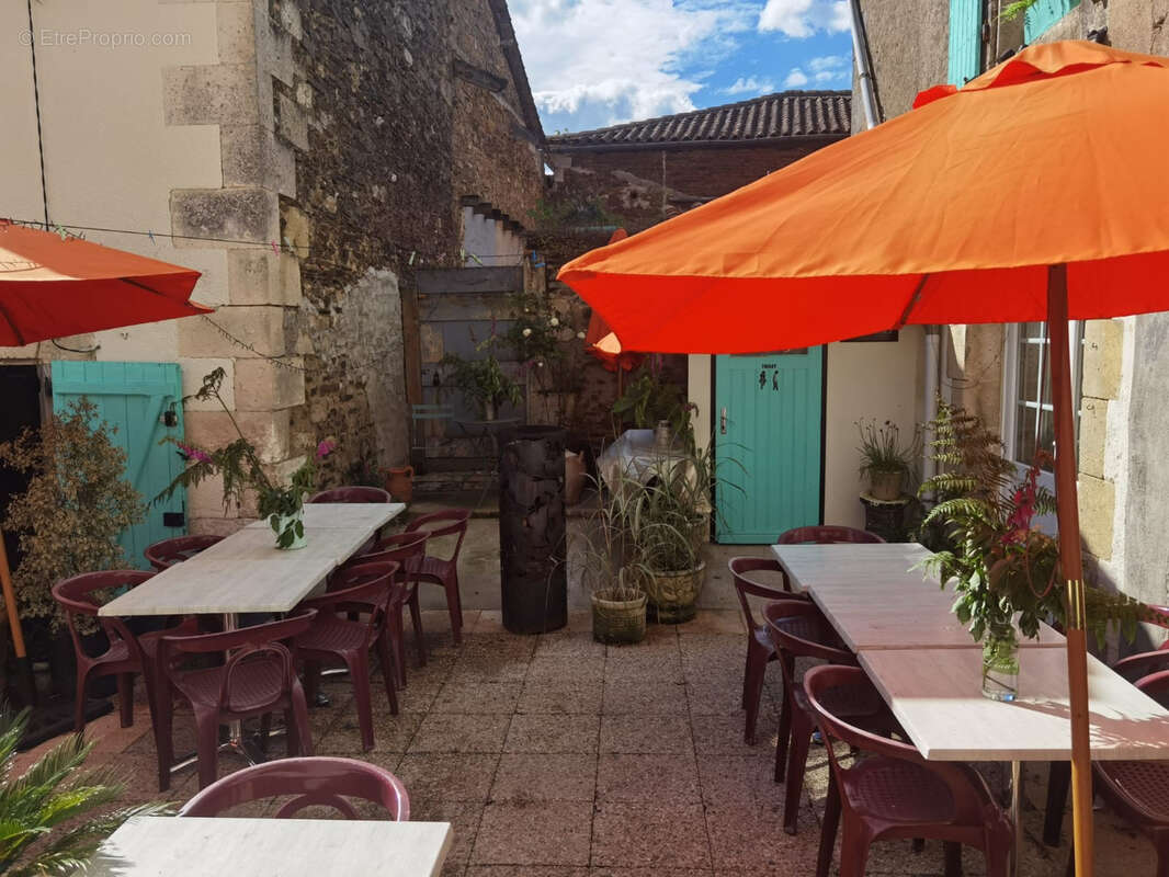 Autre à MONTEMBOEUF