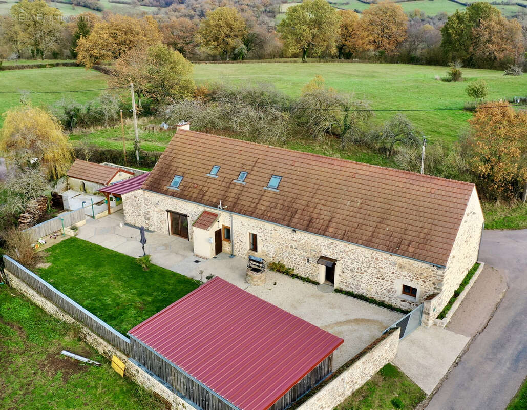 Maison à QUARRE-LES-TOMBES