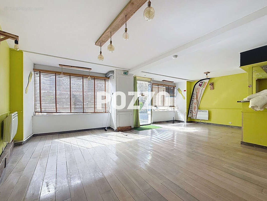 Maison à LA RIVIERE-SAINT-SAUVEUR