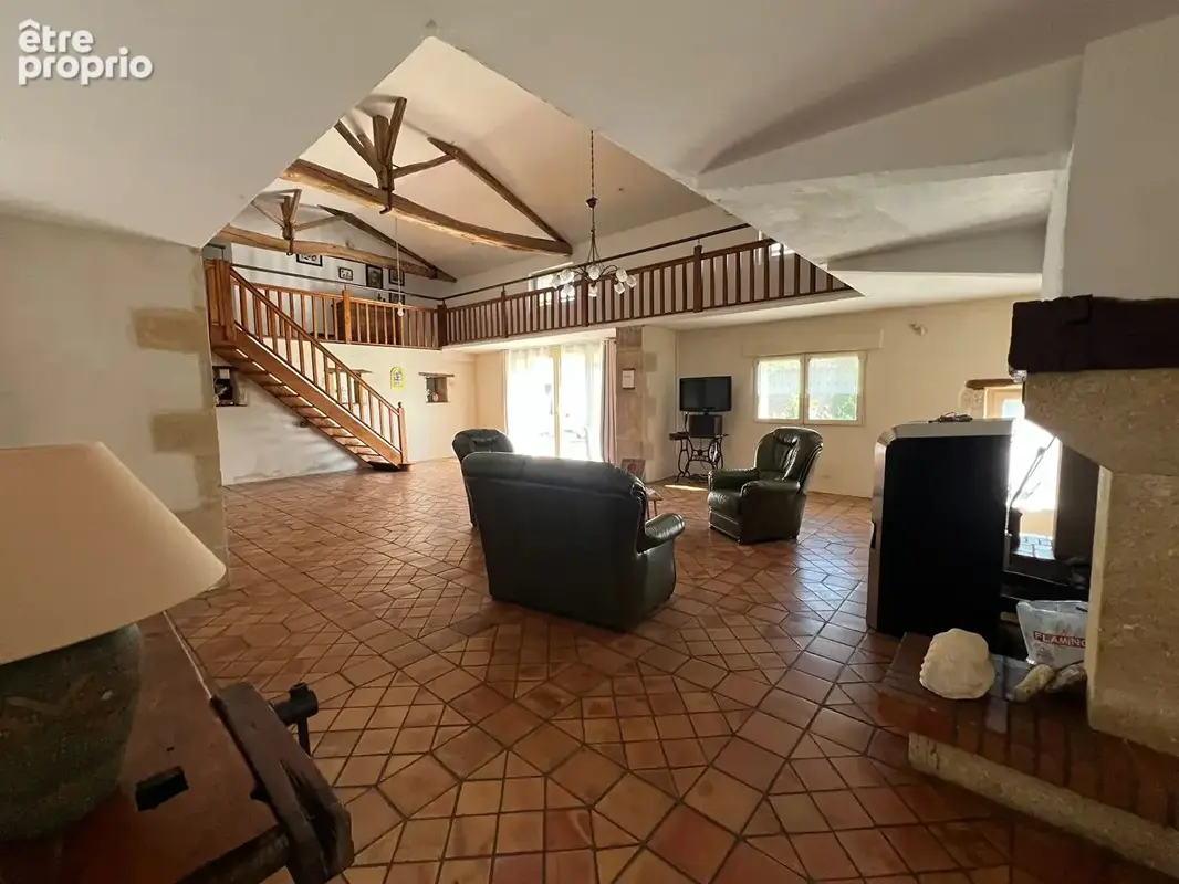 Maison 5 pièces 227 m² à vendre à Brux (86510) - photo 7