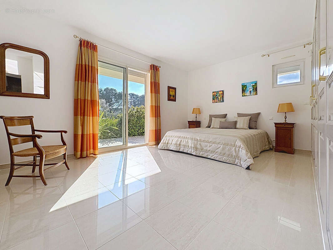 Maison à SAINT-CANNAT