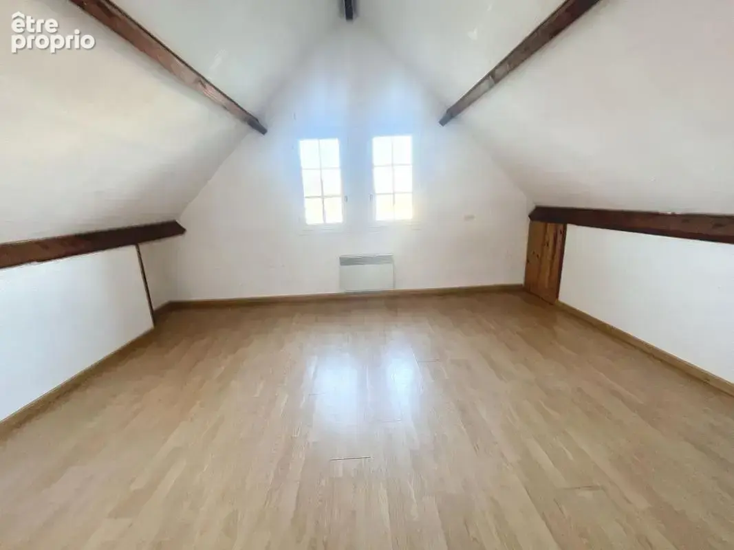 A SAISIR -  Maison de caractère avec grand volume ! - photo 14