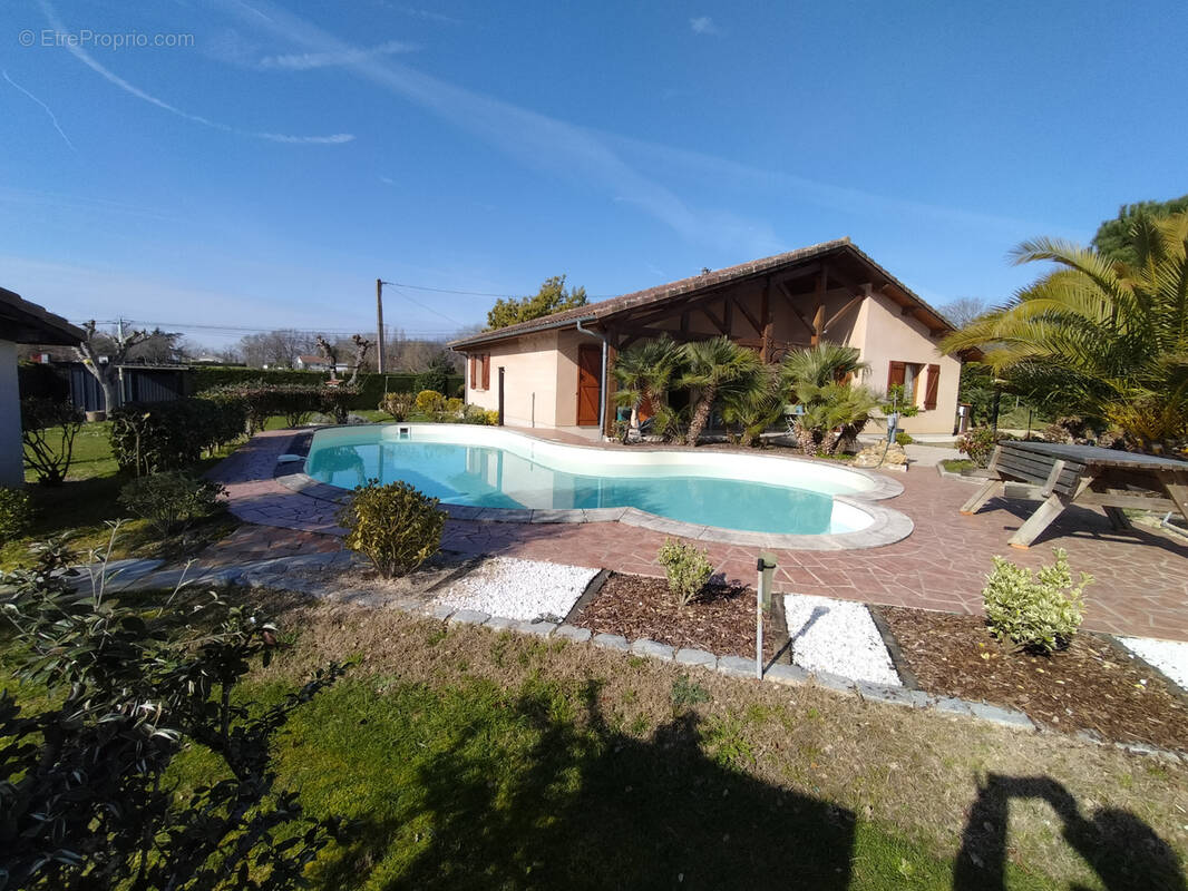 Maison à VERGOIGNAN