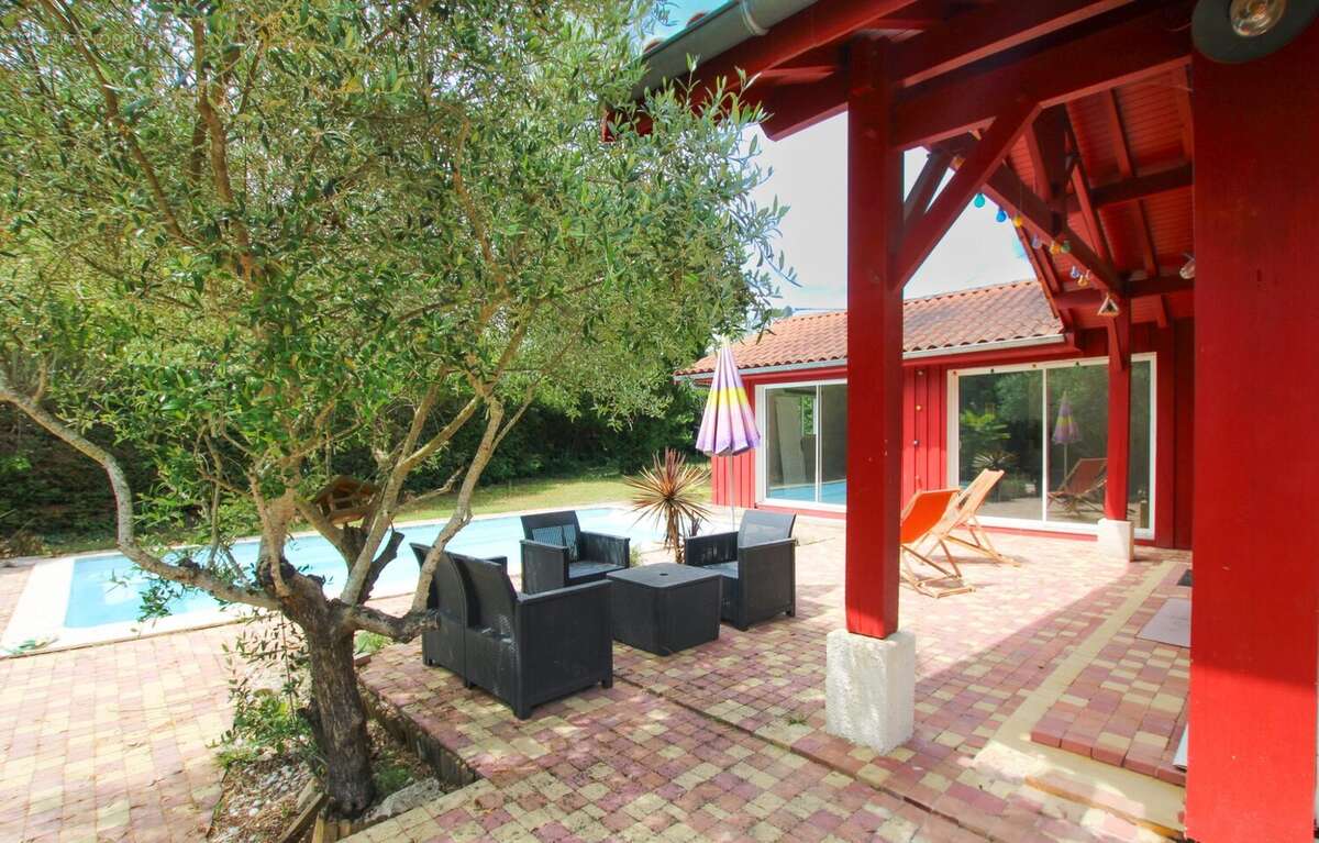 Maison 162 m² à Pugnac  - photo 2