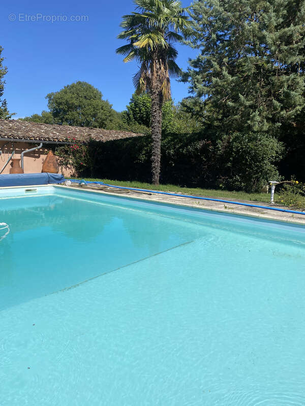 Maison à SAINTE-CECILE-DU-CAYROU