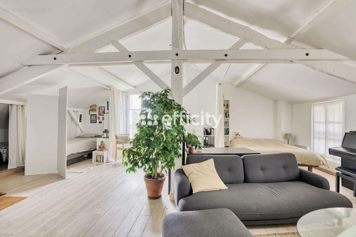 Appartement à COMBS-LA-VILLE