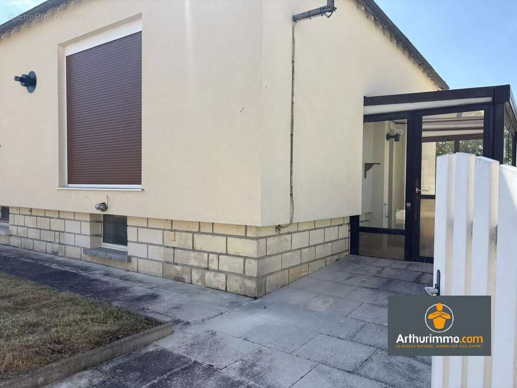 Maison 3 chambres - terrain 794 m2 - photo 10