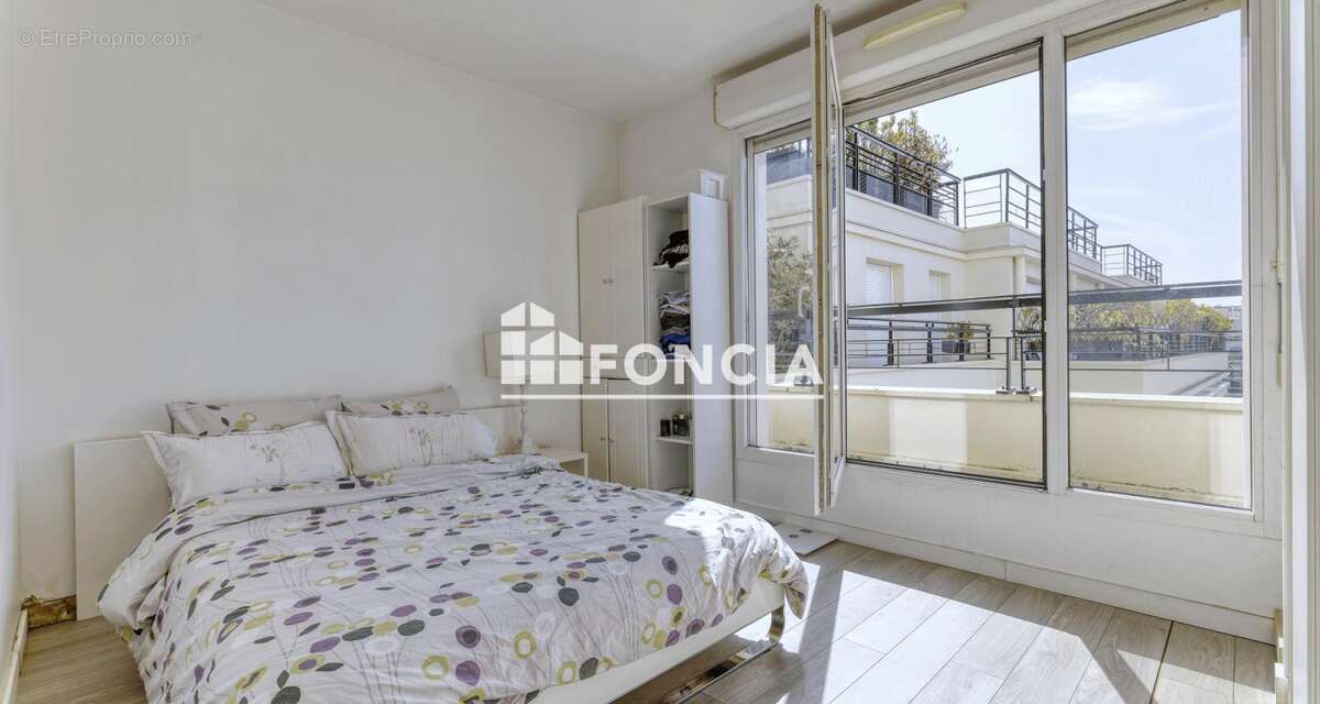 Appartement à ISSY-LES-MOULINEAUX