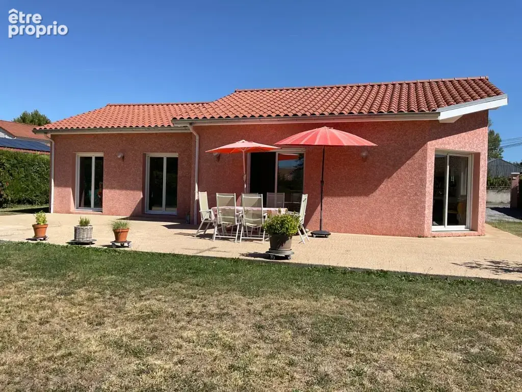 Maison récente plain-pied de 120 m2 à Saint Marcellin en Forez - photo 3