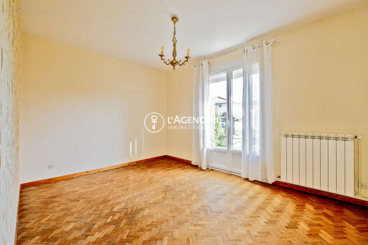 Maison à LE HAILLAN