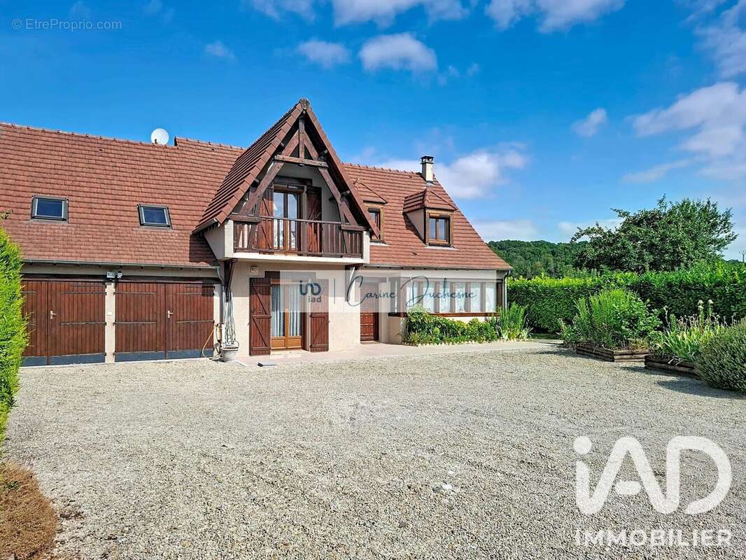 Maison 143 m² à Sainte-Colombe  - photo 2