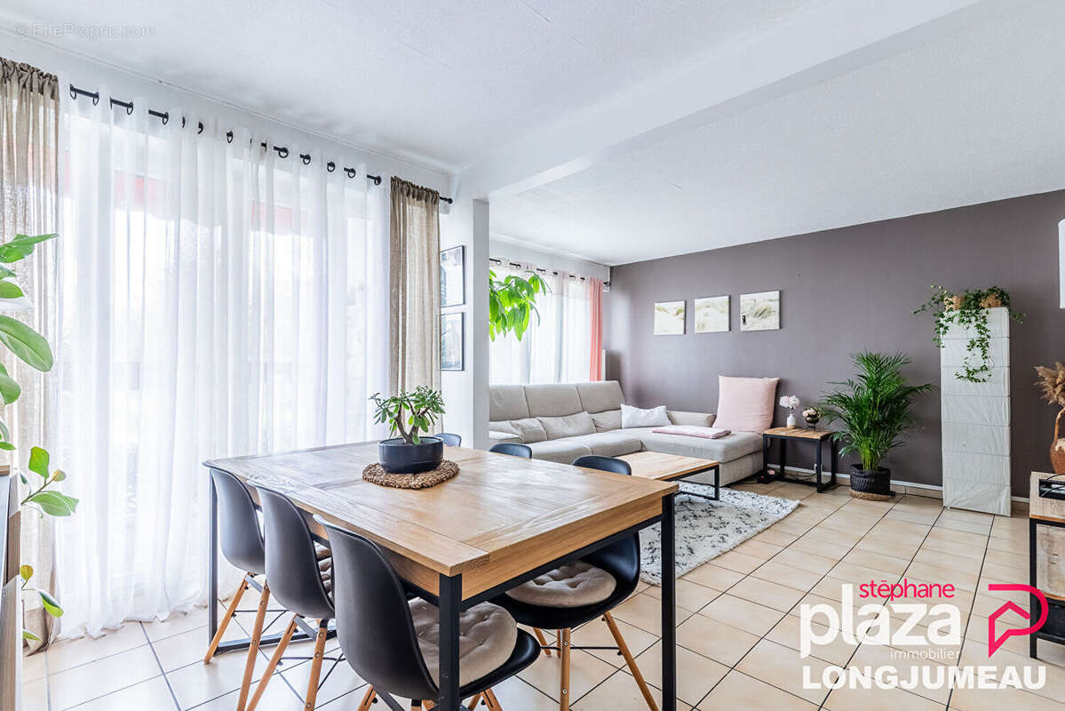 Appartement à CHILLY-MAZARIN